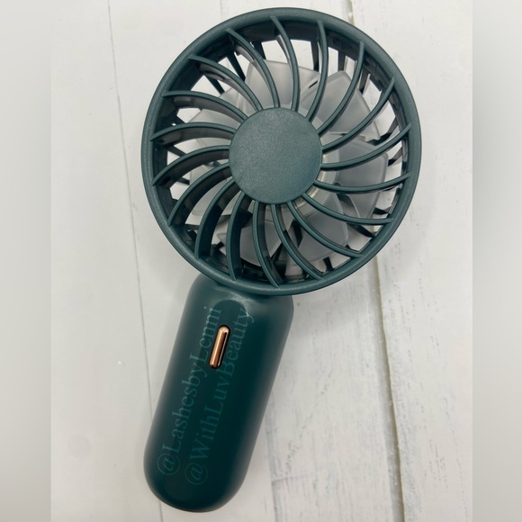 Mini fan 3 speed green and white - Picture 3 of 3